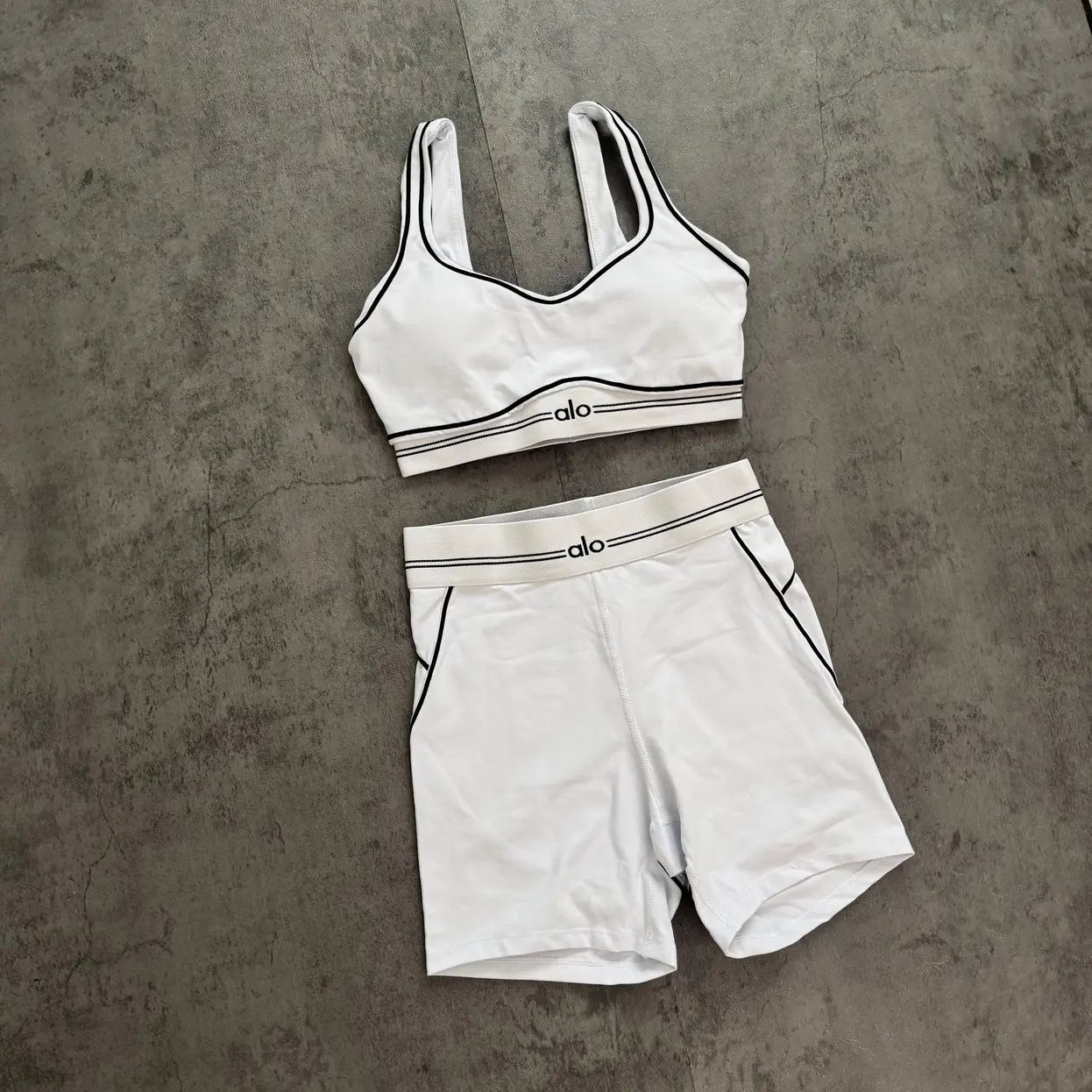 SET COMPLETO TOP E LEGGINGS